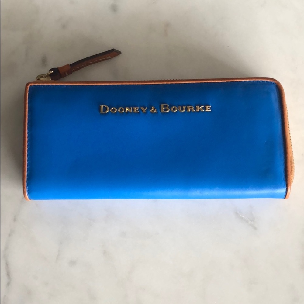 Dooney & Bourke wallet